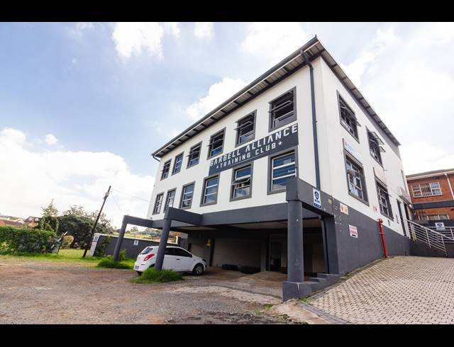 55M² OFFICE TO LET IN WESTCLIFF